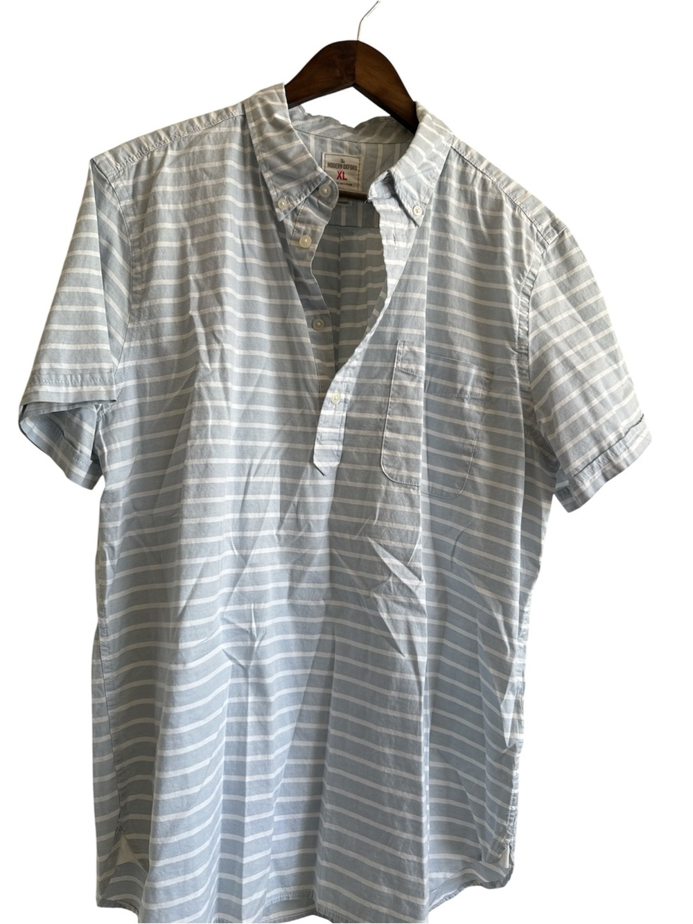 GAP Light Blue and White Striped Short-Sleeve Button-Down Shirt